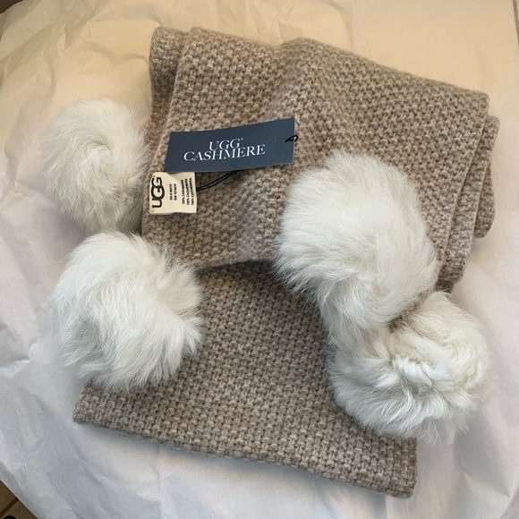 NWT UGG Quatro Pom Cashmere Scarf - Picture 2 of 3
